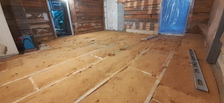 How to install insulation in walls & floors
